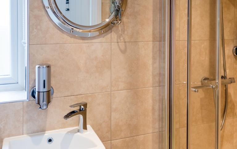 the bathroom in the Sandymere apartment